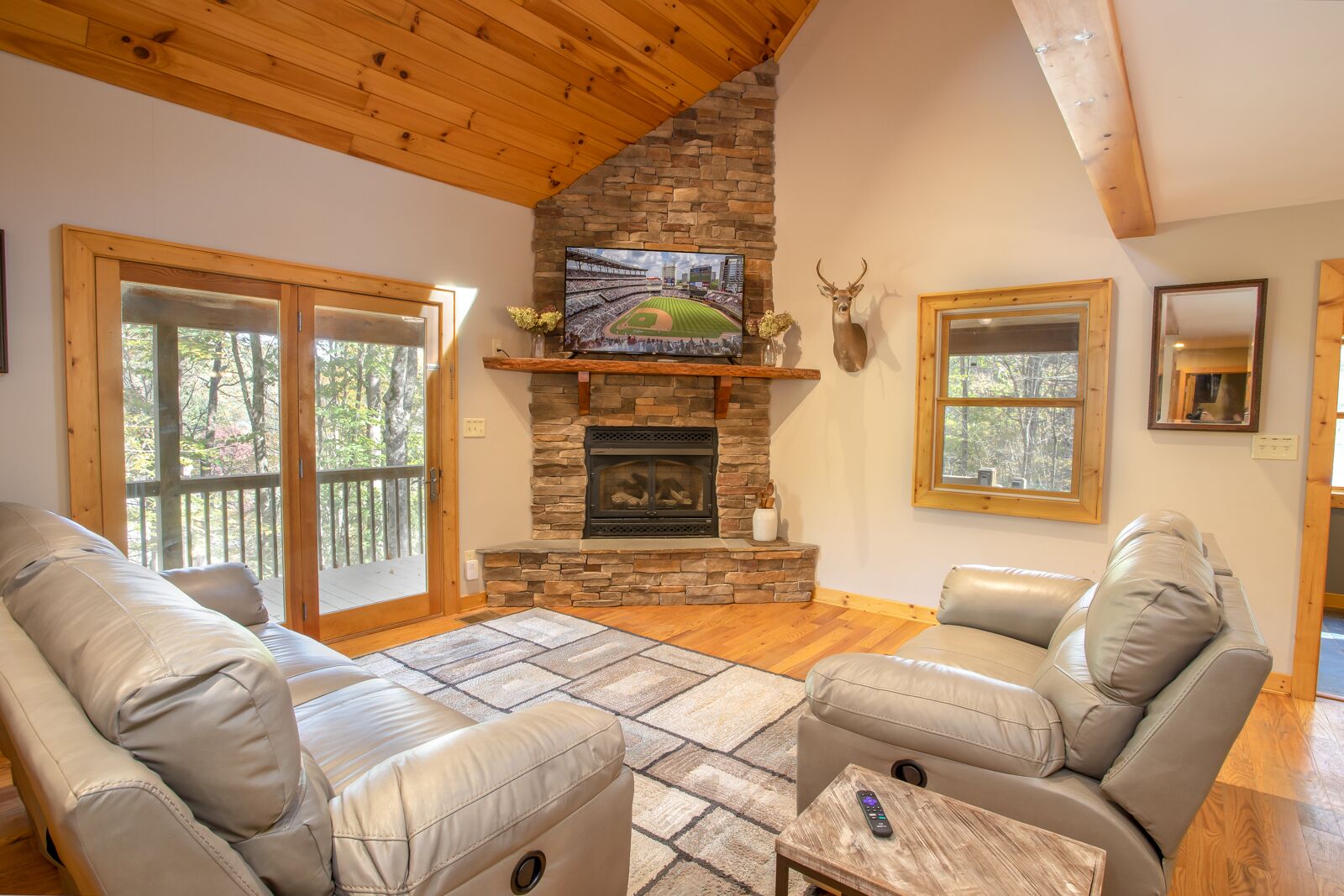 Large Vacation Home in Convenient Location