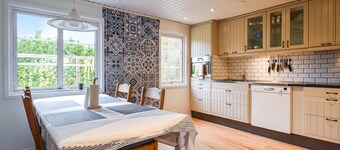 2 bedroom awesome home in Brastad