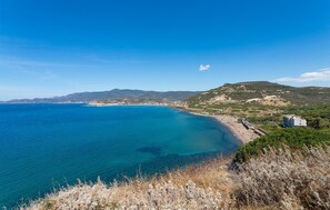 在海灘附近、釣魚