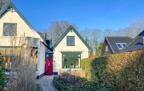 Unclassified image, 5 of 20, button