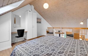 1 bedroom, travel crib, free WiFi