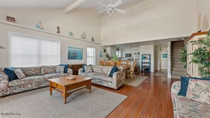 Smart TV, reproductor de DVD y libros