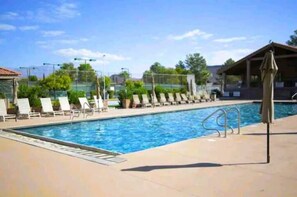 Piscine extérieure, piscine chauffée