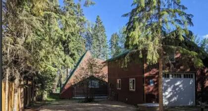 Cozy Cabin By The Lake