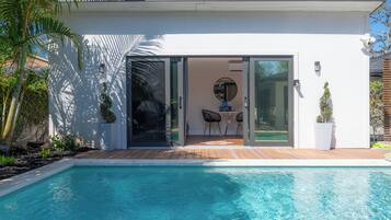 Piscine extérieure, piscine chauffée