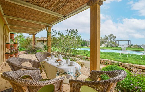 Awesome home in Caltagirone