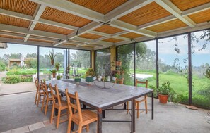 Outdoor dining - Awesome home in Caltagirone (Caltagirone)