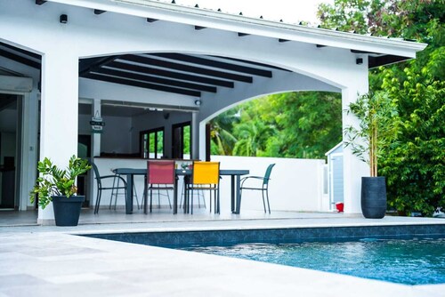 Villa with pool near the beach