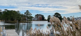 Stay at Heron Cove located in popular Mallard Lakes!