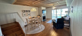 Stay at Heron Cove located in popular Mallard Lakes!