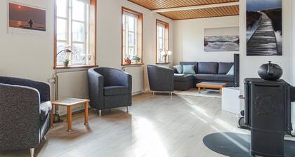 Lovely home in Nexø with WiFi