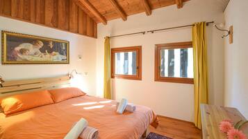 1 bedroom, free WiFi, bed sheets