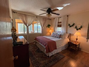 3 bedrooms, desk, iron/ironing board, travel cot