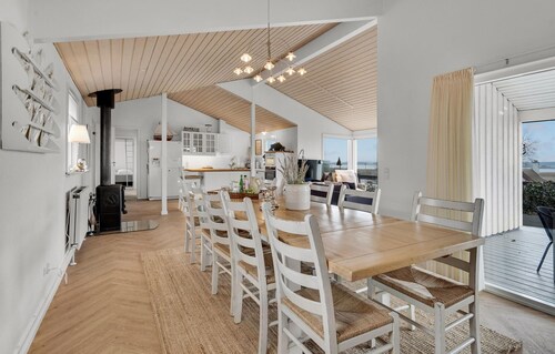 Stunning home in randers nø with WiFi