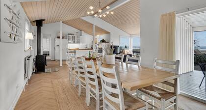 Stunning home in randers nø with WiFi