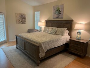 3 عدّة غ�رف نوم وواي فاي مجانًا وملاءات أسرّة