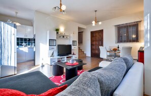 Smart TV, fireplace, table football, ping pong