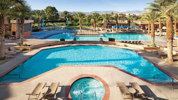 Piscina externa, piscina aquecida