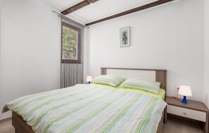 1 bedroom, iron/ironing board, free WiFi, bed sheets - 1 bedroom beach front apartment in Baric Draga (Baric Draga)