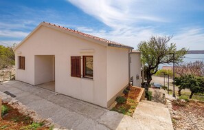 Exterior - 1 bedroom beach front apartment in Baric Draga (Baric Draga)