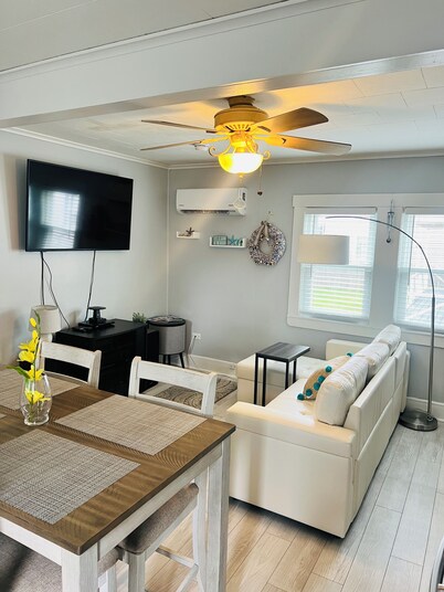 Ocean Breeze -Dog Friendly Cottage Steps 2 Beach Sleeps 6 - 100 yards to Beach!