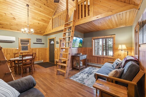 Cozy cabin on the water and still close to everything!!