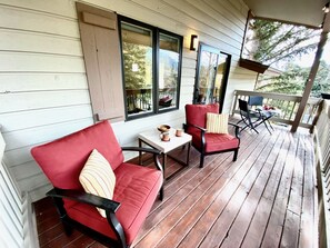Outdoor dining - Teewinot B5: Top Floor 2BR/2BA Condo -- Fully Remodeled (Teton Village)