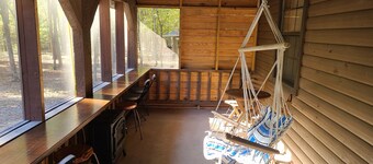 Remote Spacious Cabin on Sugar Creek Near Wolf Pen Gap-Ouachita National Forest