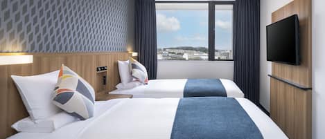 Down comforters, in-room safe, desk, free WiFi