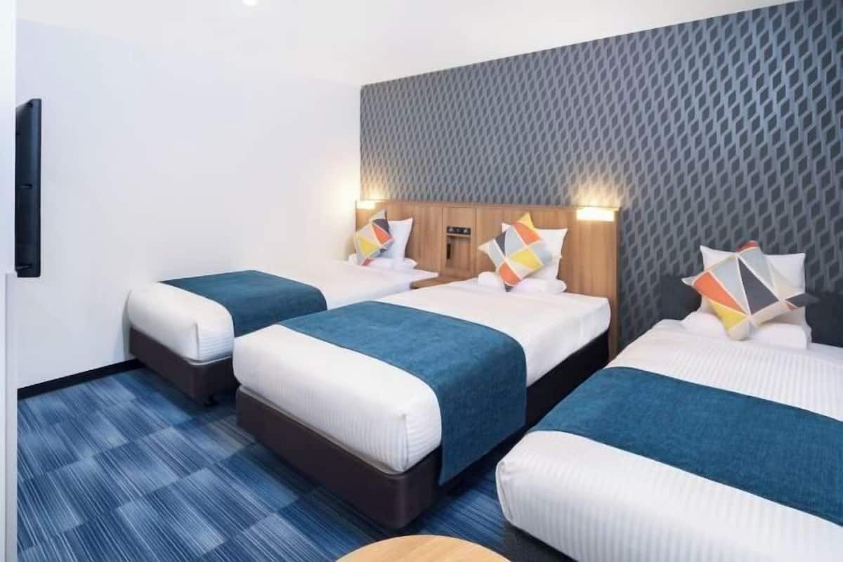 Down duvets, in-room safe, desk, free WiFi