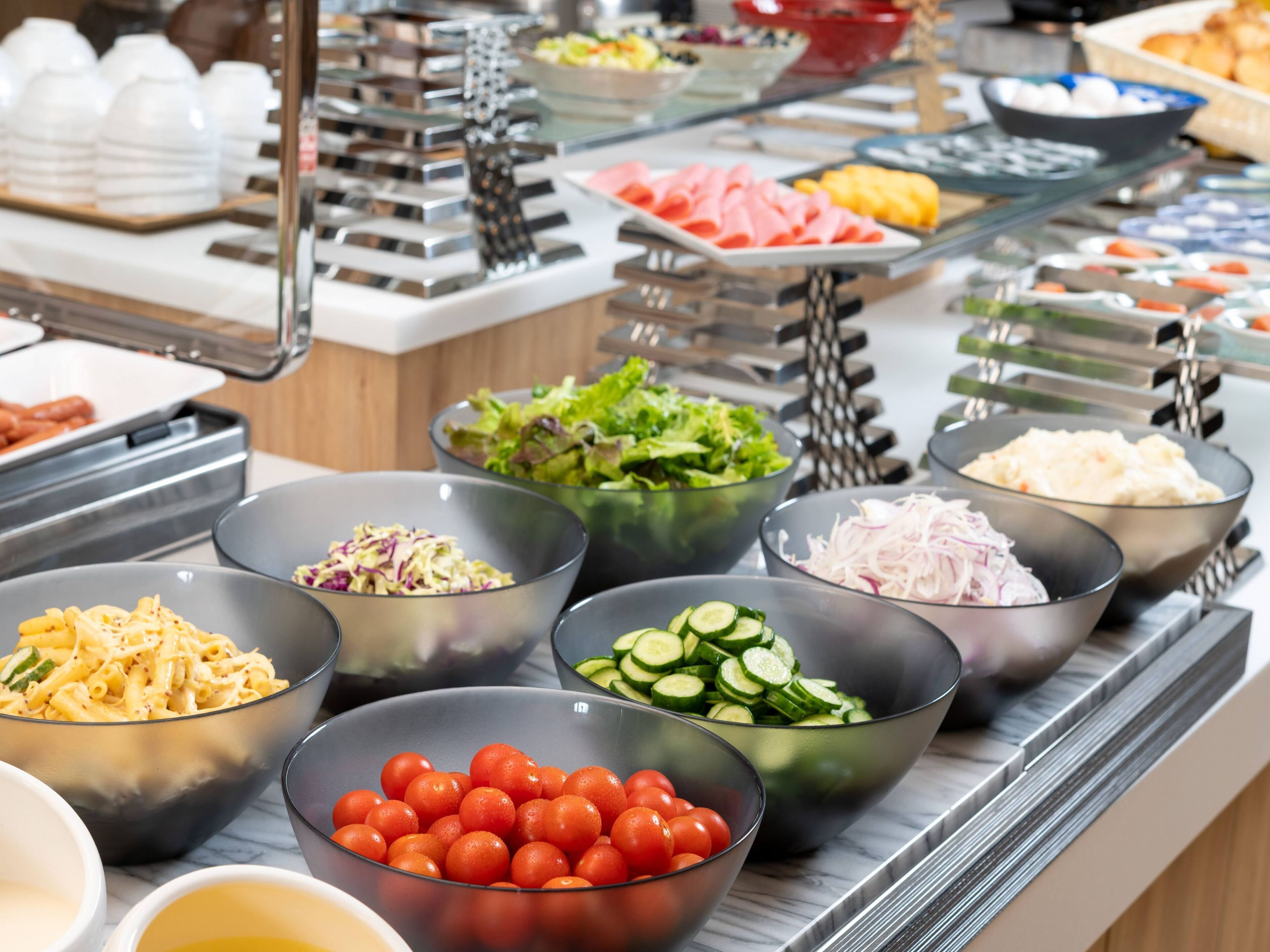 daily buffet breakfast (jpy 1500 per person)