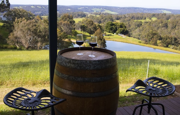 المنطقة المحيطة بالمنشأة