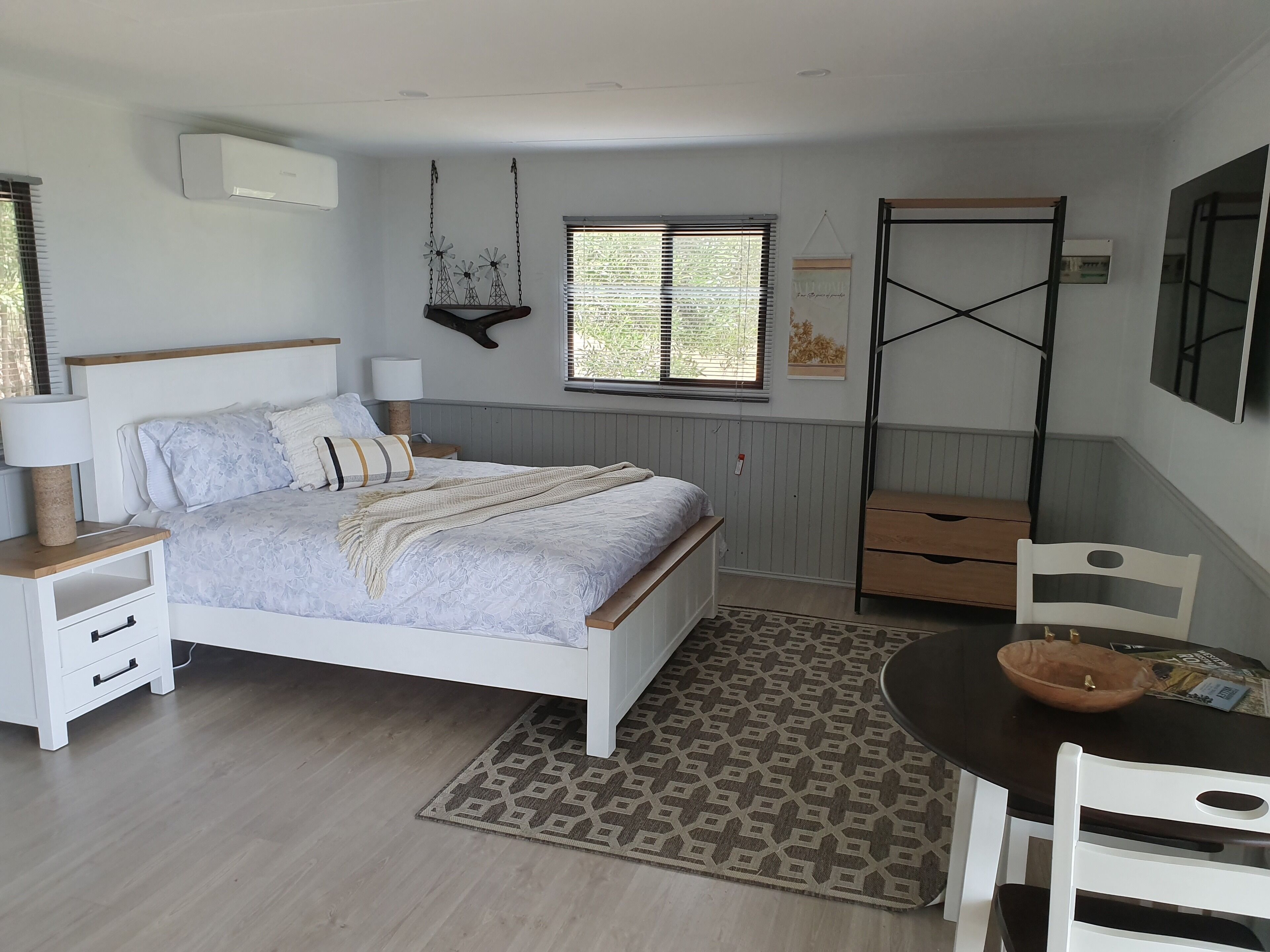 1 dormitorio, tabla de planchar con plancha, cuna de viaje y wifi gratis