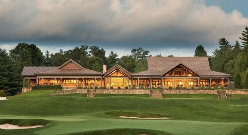 Splendid Lake Toxaway home on golf course - golf cart/walk to Marina in minutes!