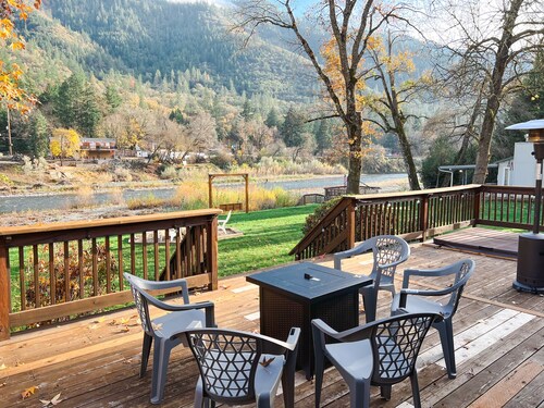 Riverfront House with hot tub, game room and more!