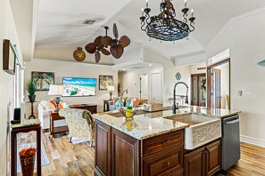 Fernseher, Tischfußball