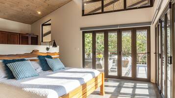 5 bedrooms, in-room safe, desk, iron/ironing board