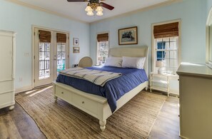 3 Schlafzimmer, Schreibtisch, Bügeleisen/Bügelbrett, Reisekinderbett