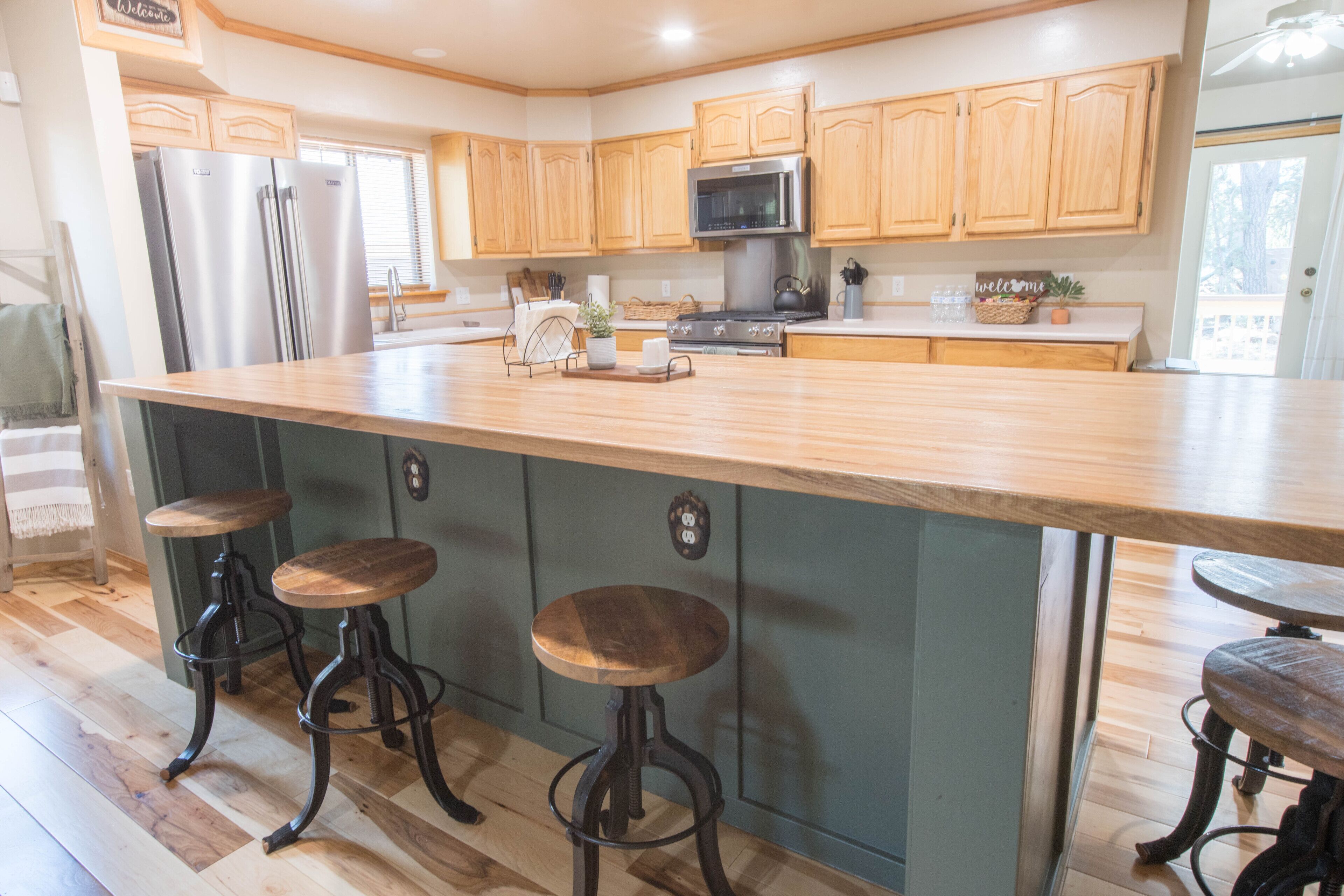 冰箱、微波炉、烤箱、炉灶