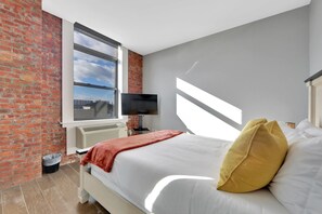 1 bedroom, desk, iron/ironing board, free WiFi