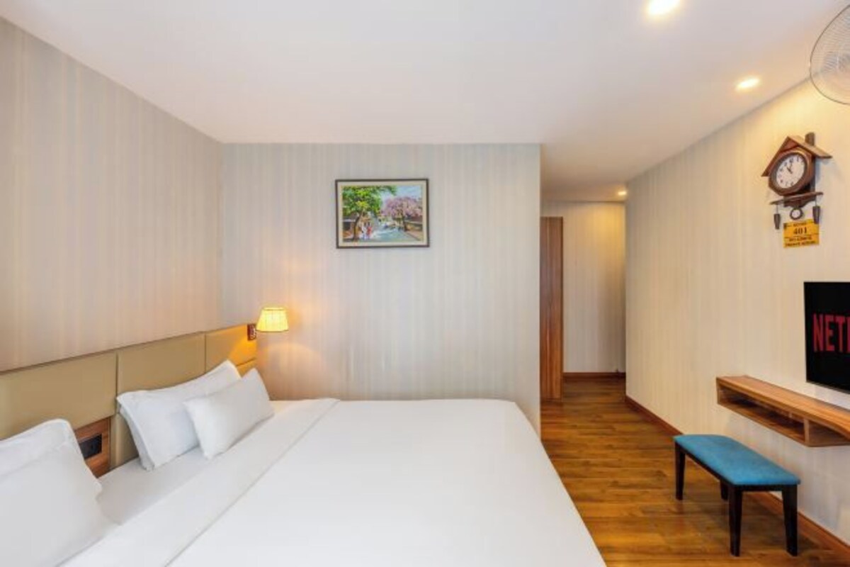 Minibar, in-room safe, blackout curtains, iron/ironing board