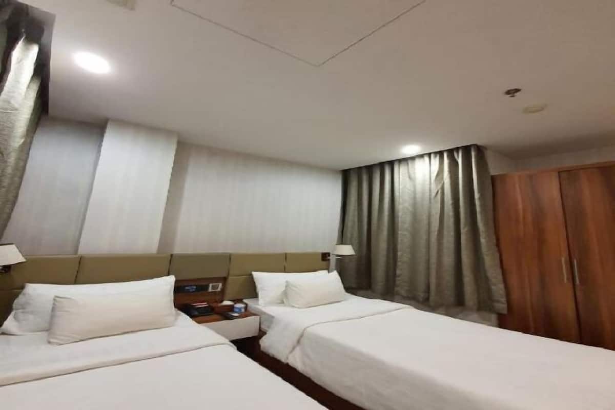 Minibar, in-room safe, blackout drapes, iron/ironing board