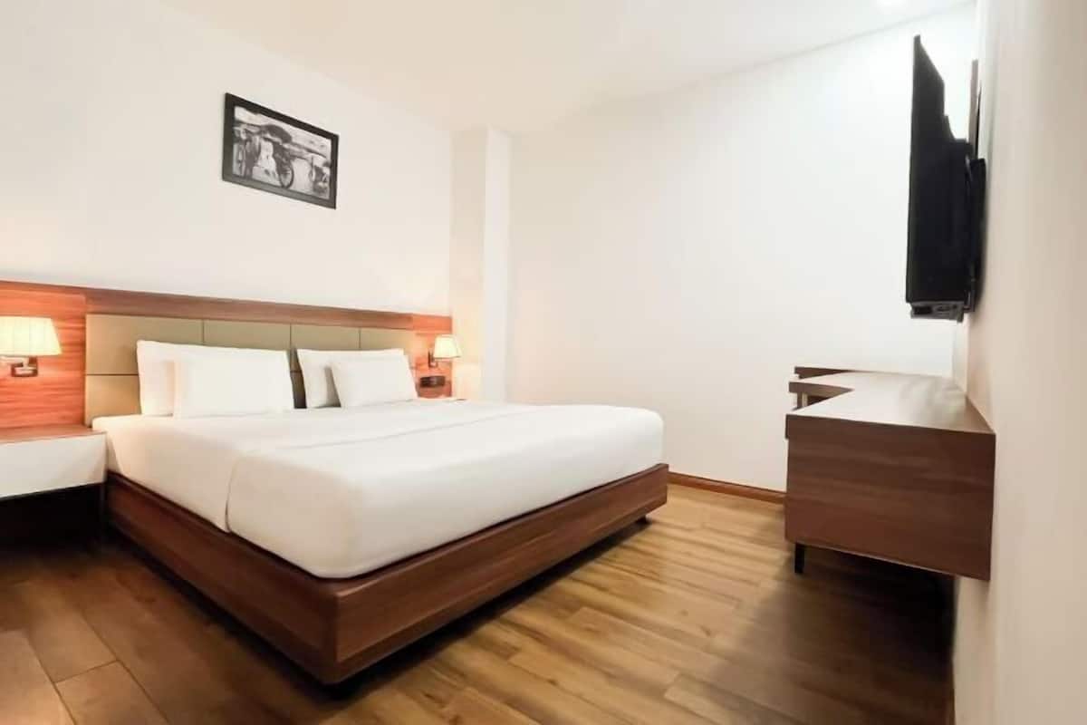 Minibar, in-room safe, blackout drapes, iron/ironing board
