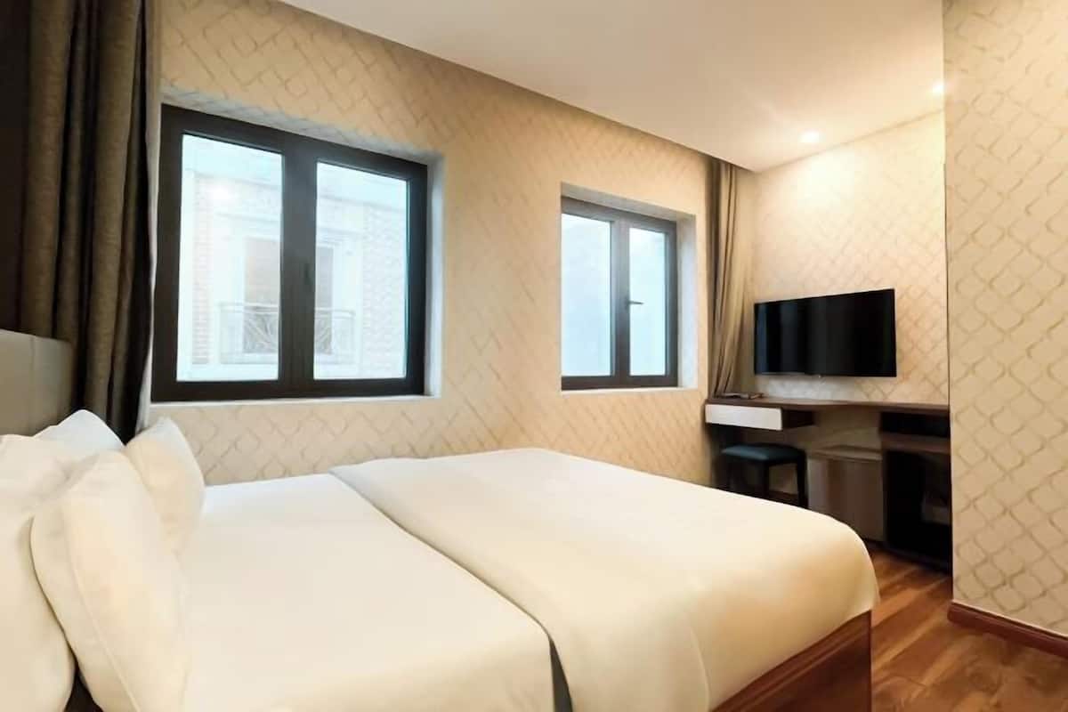 Minibar, in-room safe, blackout drapes, iron/ironing board