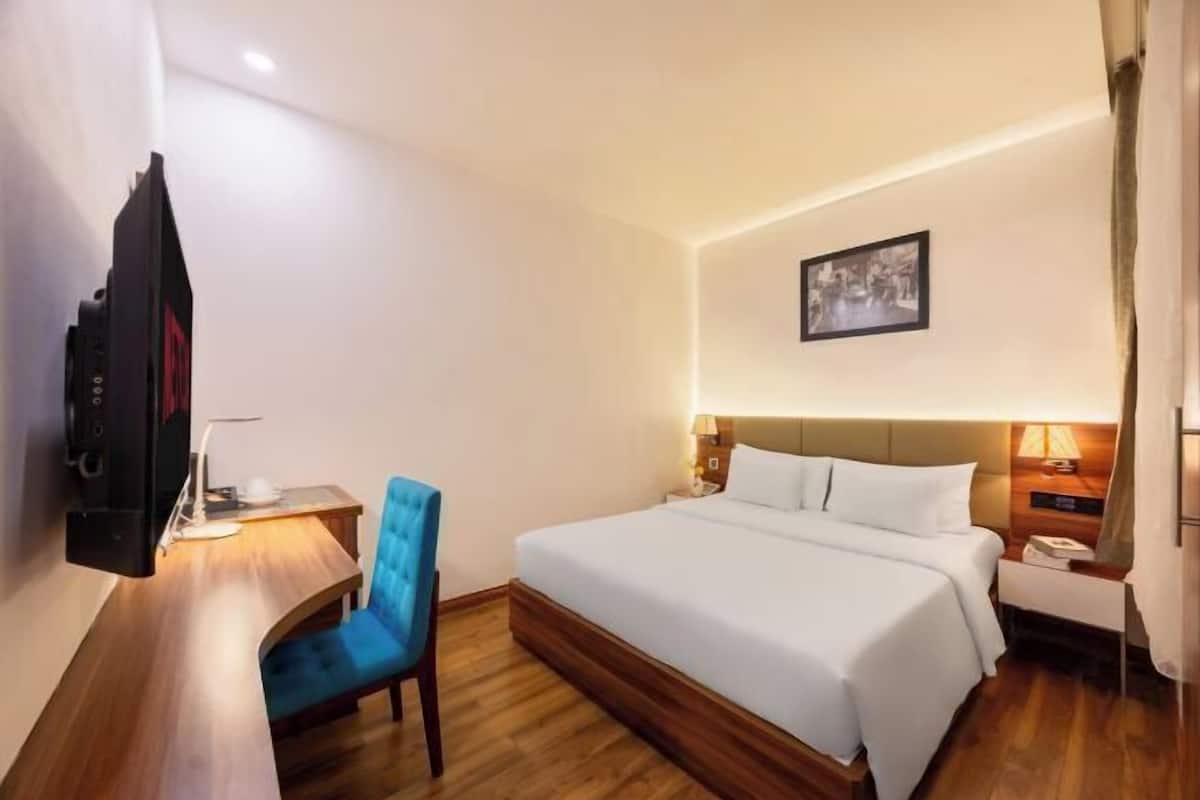 Minibar, in-room safe, blackout curtains, iron/ironing board