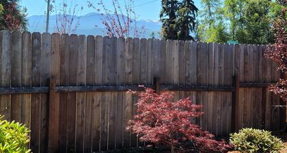 Cozy Cottage Retreat – Private Yard, Sunset Views & Peninsula Access