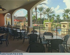 Outdoor dining - Visit Orlando & Take a Break from the Cold! Perfect family Vacation in January! (Davenport)