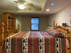 3 bedrooms, iron/ironing board, WiFi, bed sheets - Gorgeous 3 bedroom cabin with Garage parking and Tesla supercharger close by (Arnold)