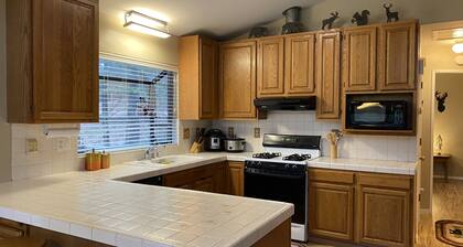 Gorgeous 3 bedroom cabin with Garage parking and Tesla supercharger close by