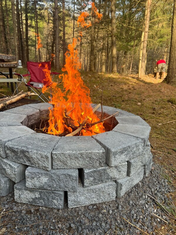 Property grounds - "Singing Pines" Newly Built Vacation Rental (Greig)